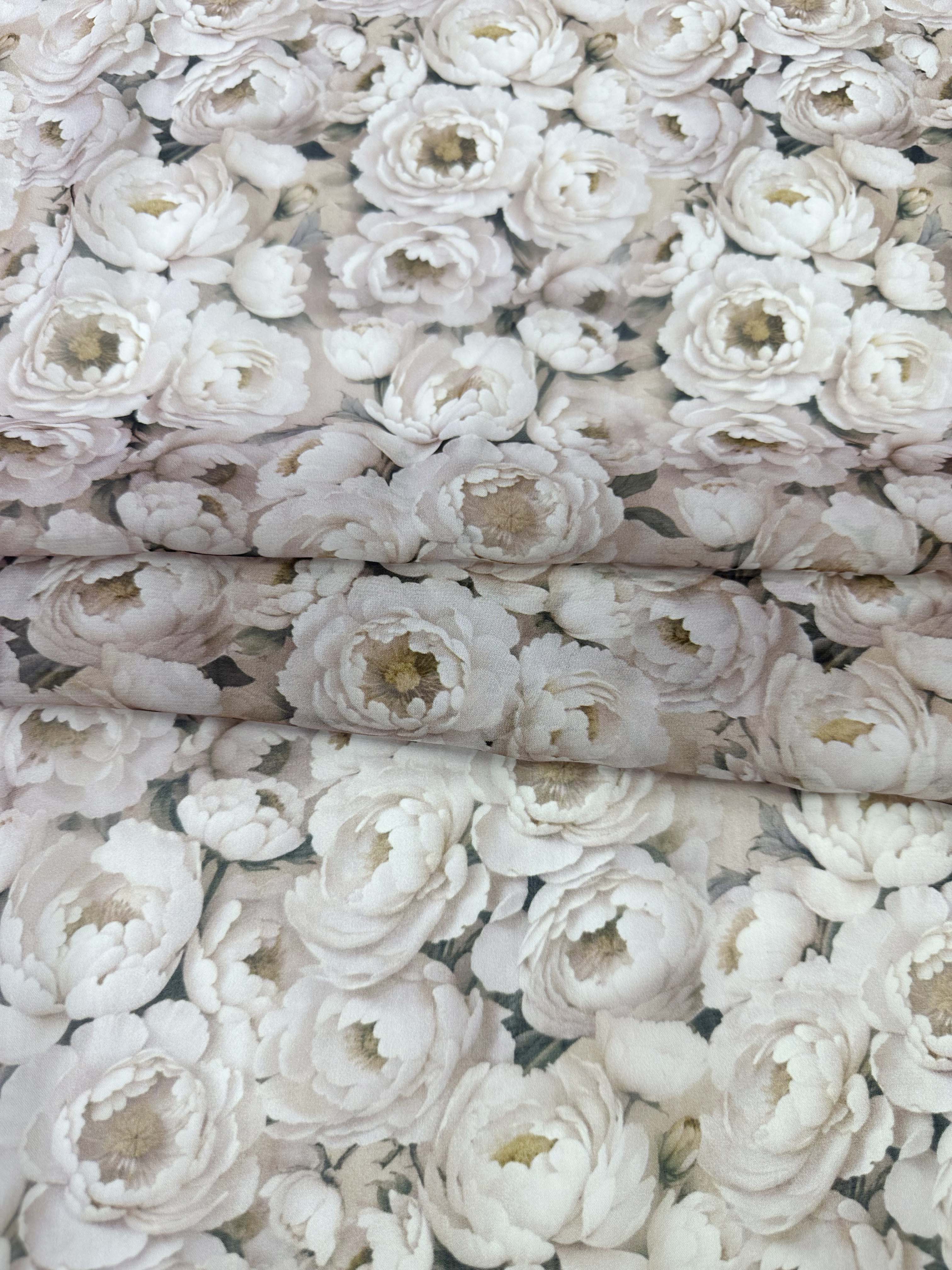 Ткань Шифон молочный с цветочным принтом Белые пионы  24329 1