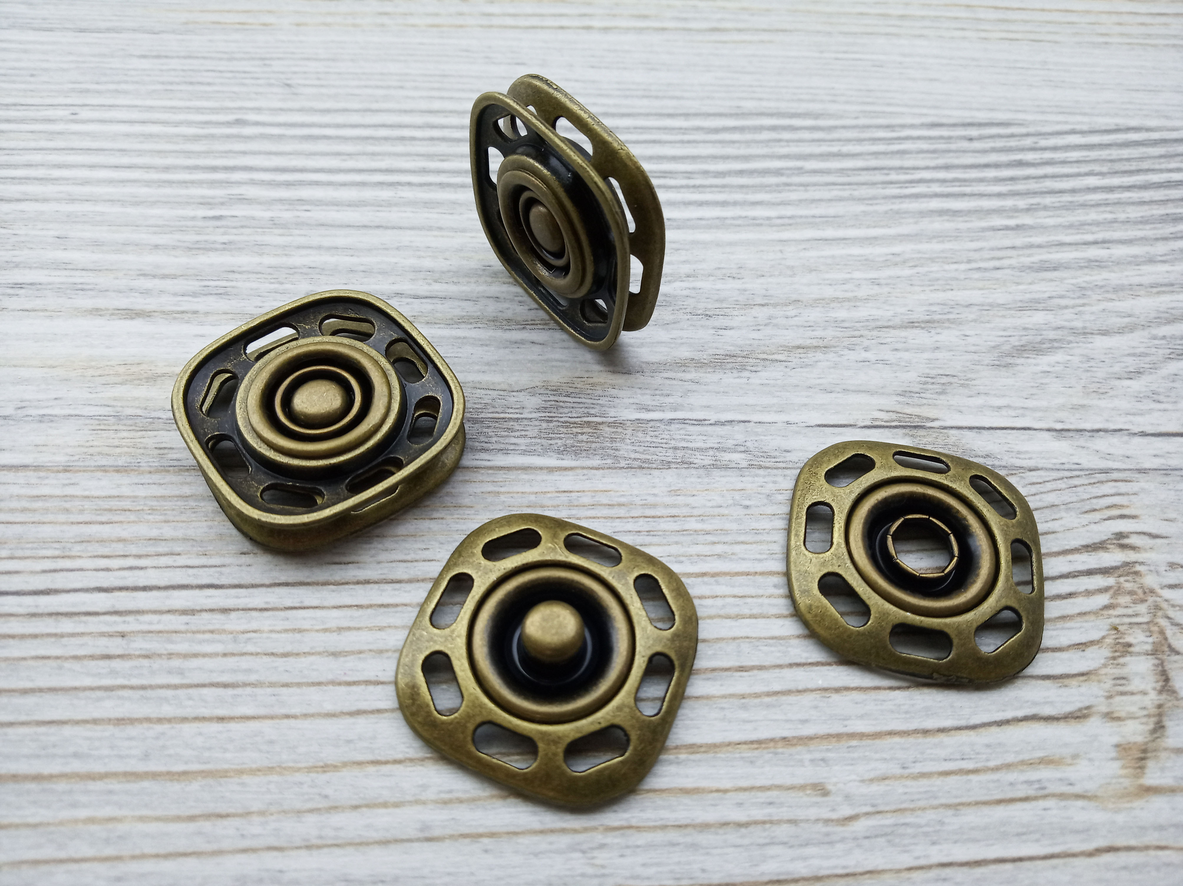 Кнопка   70618 2